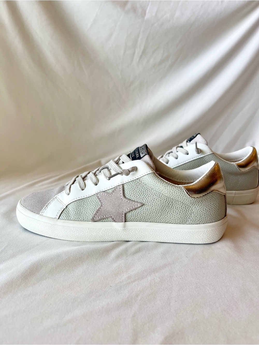 Vintage Havana Flare Star Silver and Cream Low-Top Women’s Sneakers